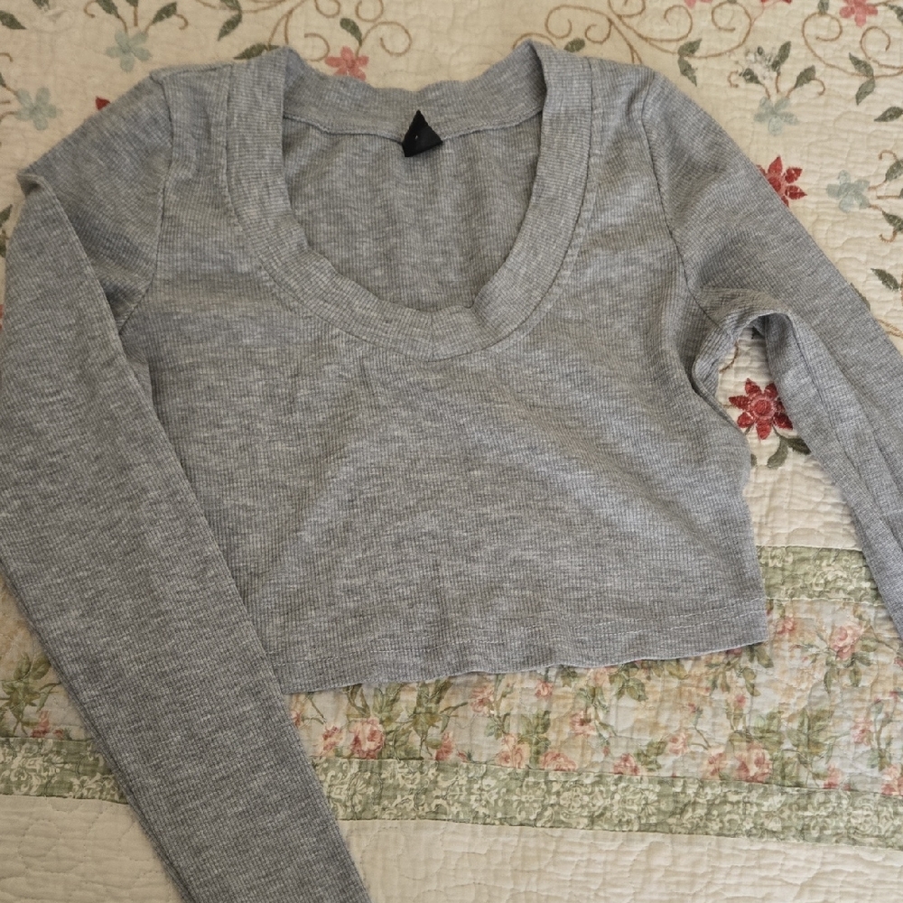 SHEIN Heather Gray Long Sleeve Crop Top